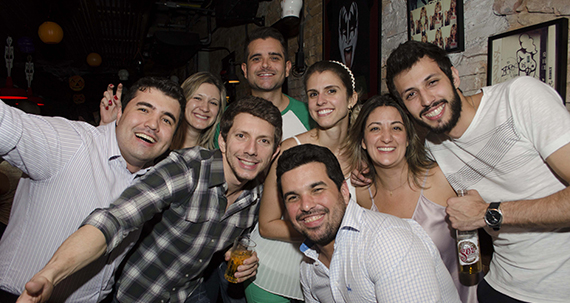 St. George's Pub recebeu show da banda Overman com o melhor do pop e rock